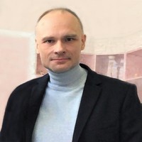 Волынкин Юрий Андреевич - ведущий мастер, ген.директор  Центра Ручная Пластика